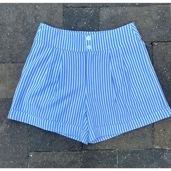 Pomander Place blue, white striped Laguna shorts size M - Picture 4 of 4
